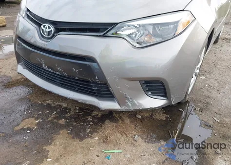2016 Toyota Corolla Le z USA, uszkodzony, nr VIN 5YFBURHE4GP390988
